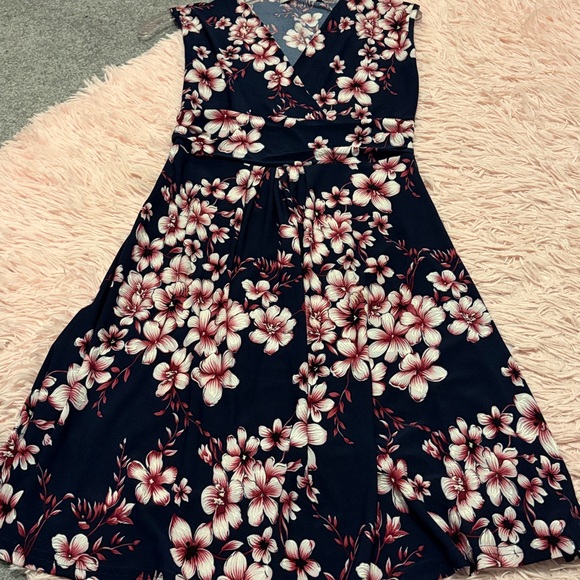 Maternity dress with cherry blossom print - Picture 9 of 9